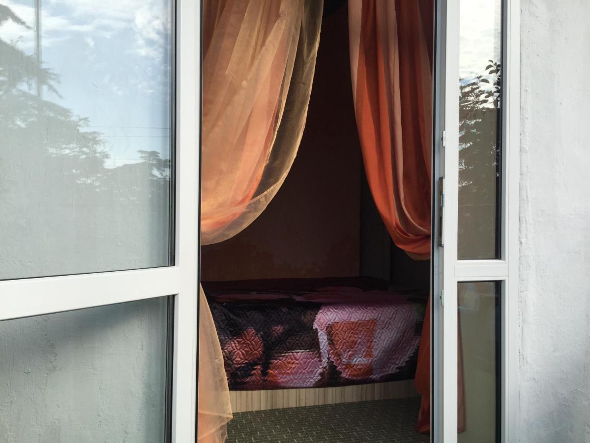 Guest House Inkit Pizunda Exterior photo