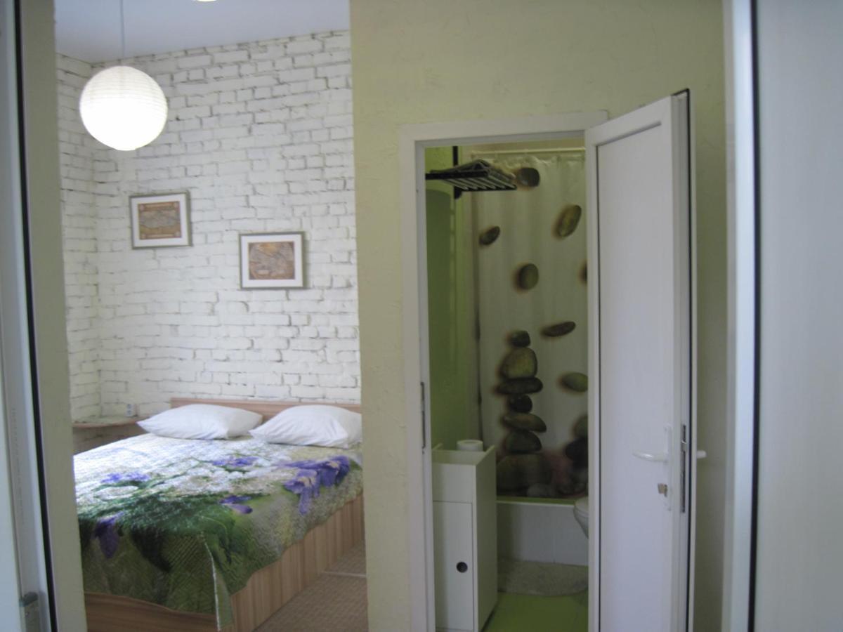 Guest House Inkit Pizunda Exterior photo