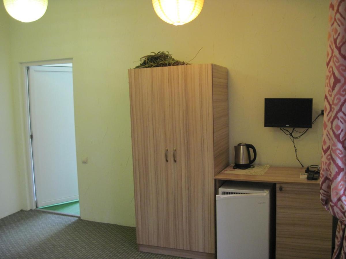 Guest House Inkit Pizunda Exterior photo