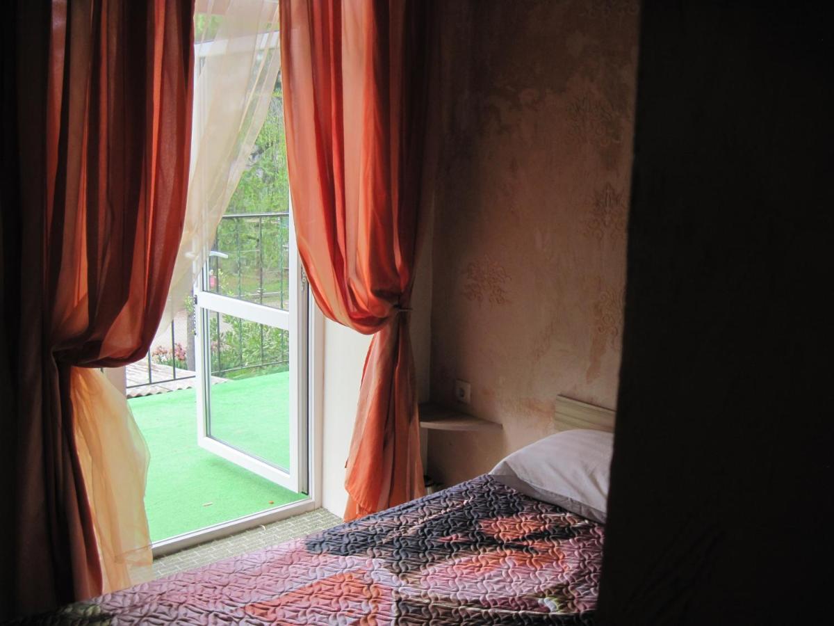 Guest House Inkit Pizunda Exterior photo